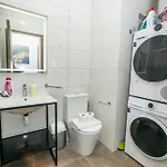 Charming With Country View 2br - By Hostmt アパート