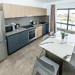 Charming With Country View 2br - By Hostmt * セント・ポールズ・ベイ