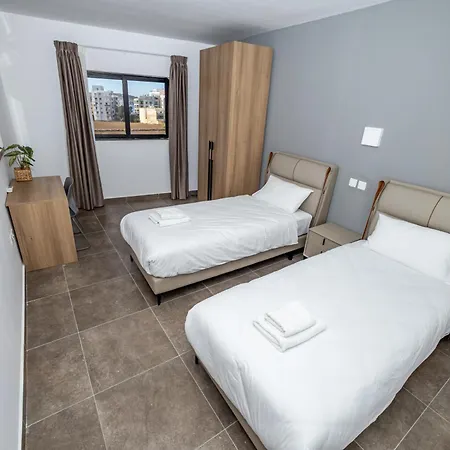 شقة Charming With Country View 2br - By Hostmt *
