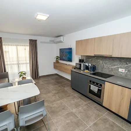 Charming With Country View 2br - By Hostmt شقة