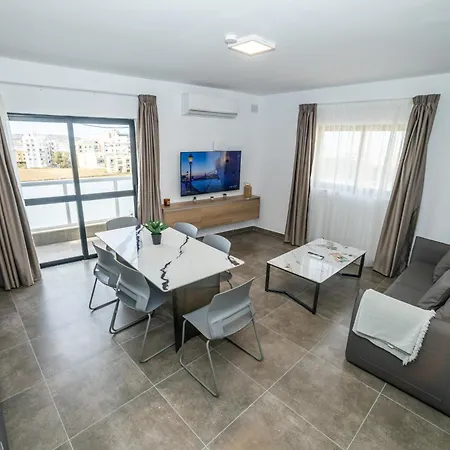 Charming With Country View 2br - By Hostmt شقة