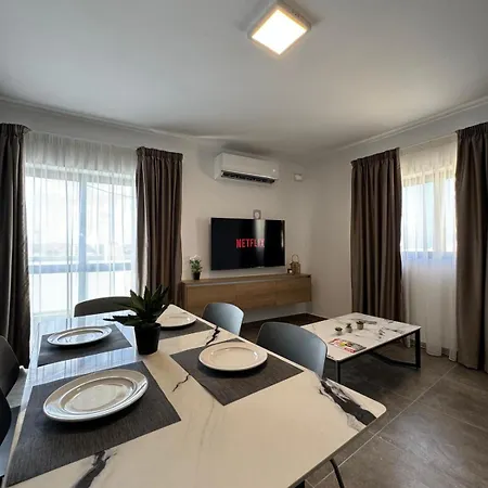 Apartment Charming Corner With Country View 2br