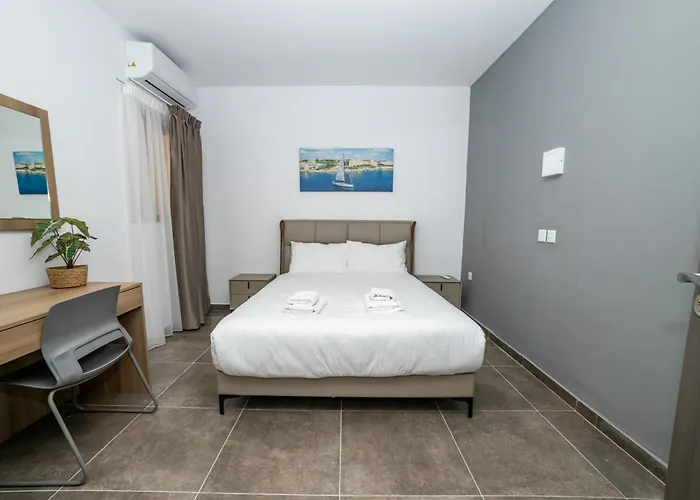 Charming With Country View 2br - By Hostmt *