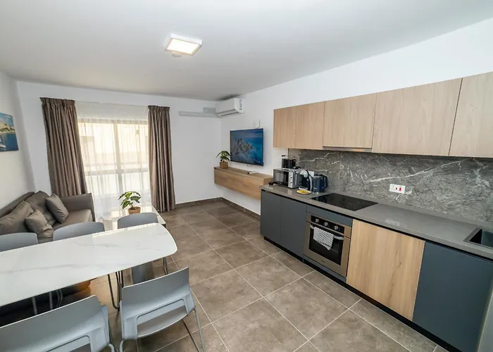 Charming With Country View 2br - By Hostmt Apartmán