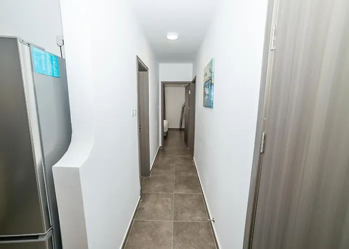 Charming With Country View 2br - By Hostmt Apartment