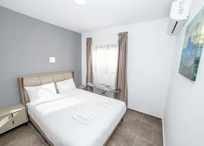 Apartmán Charming With Country View 2br - By Hostmt *