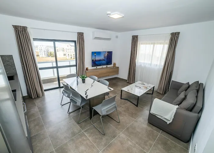 Charming With Country View 2br - By Hostmt Apartment