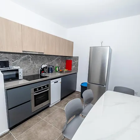 Charming With Country View 2br - By Hostmt