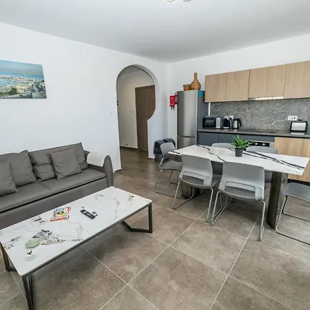 Daire Charming Corner With Country View 2br