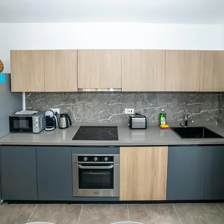 Charming With Country View 2br - By Hostmt Σεντ Πόλς Μπέι